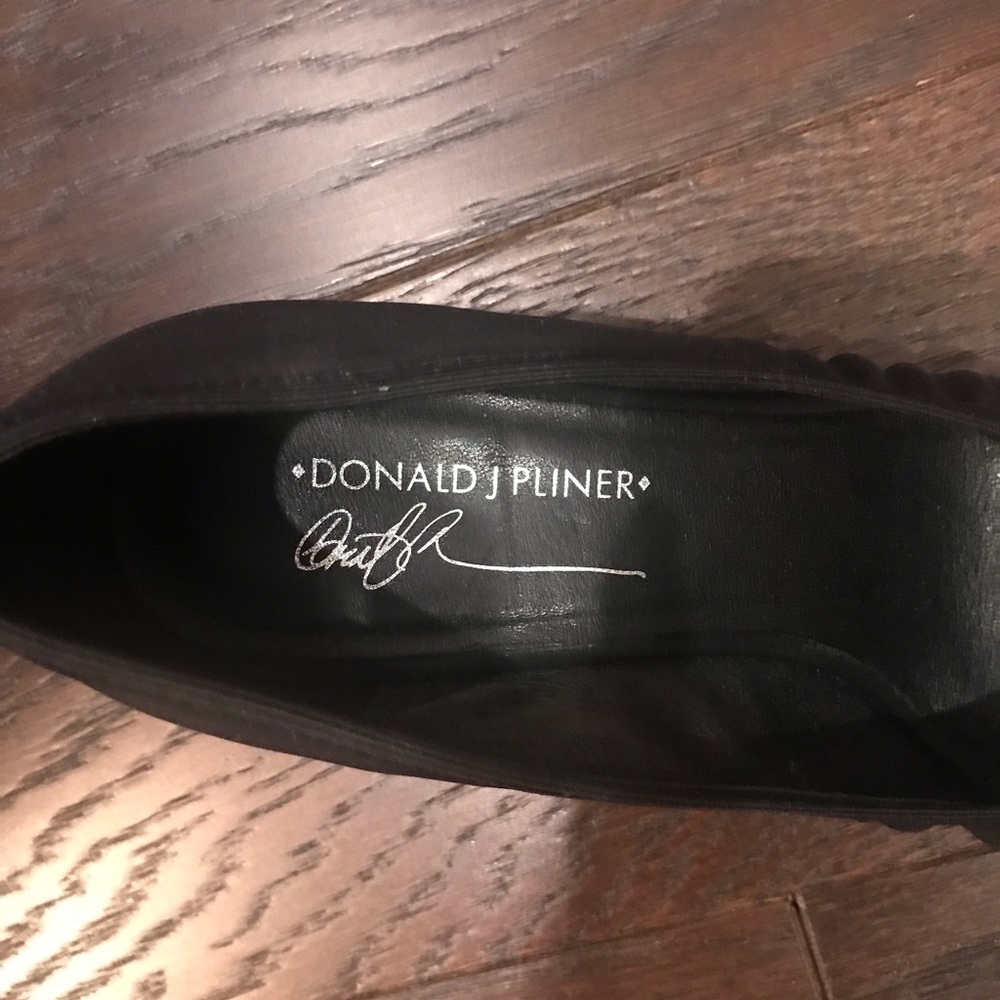 Shoes - Picture 4 of 4